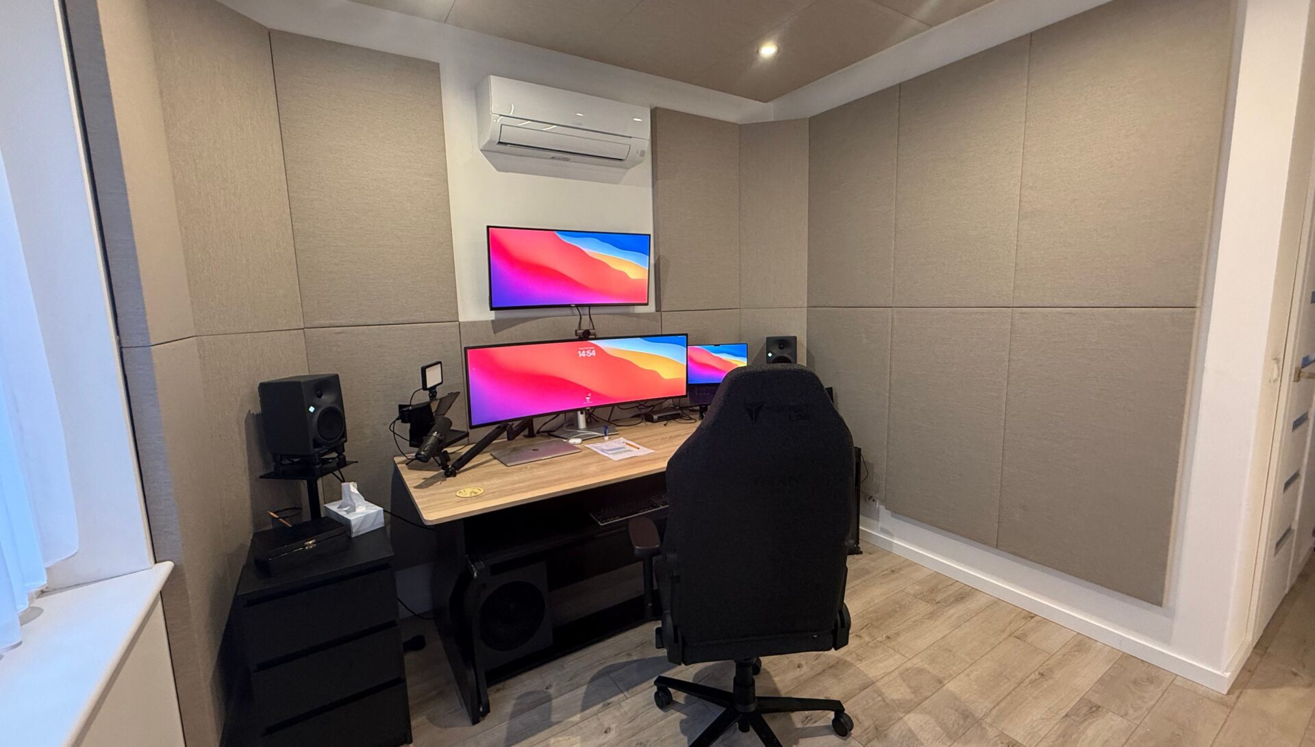 studio nagraniowe z pułapkami basowymi i panelami akustycznymi na wymiar